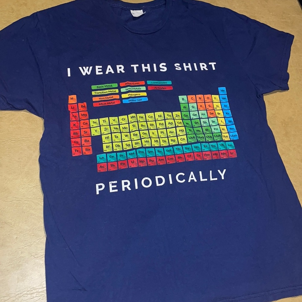 Men’s navy blue graphic T-shirt